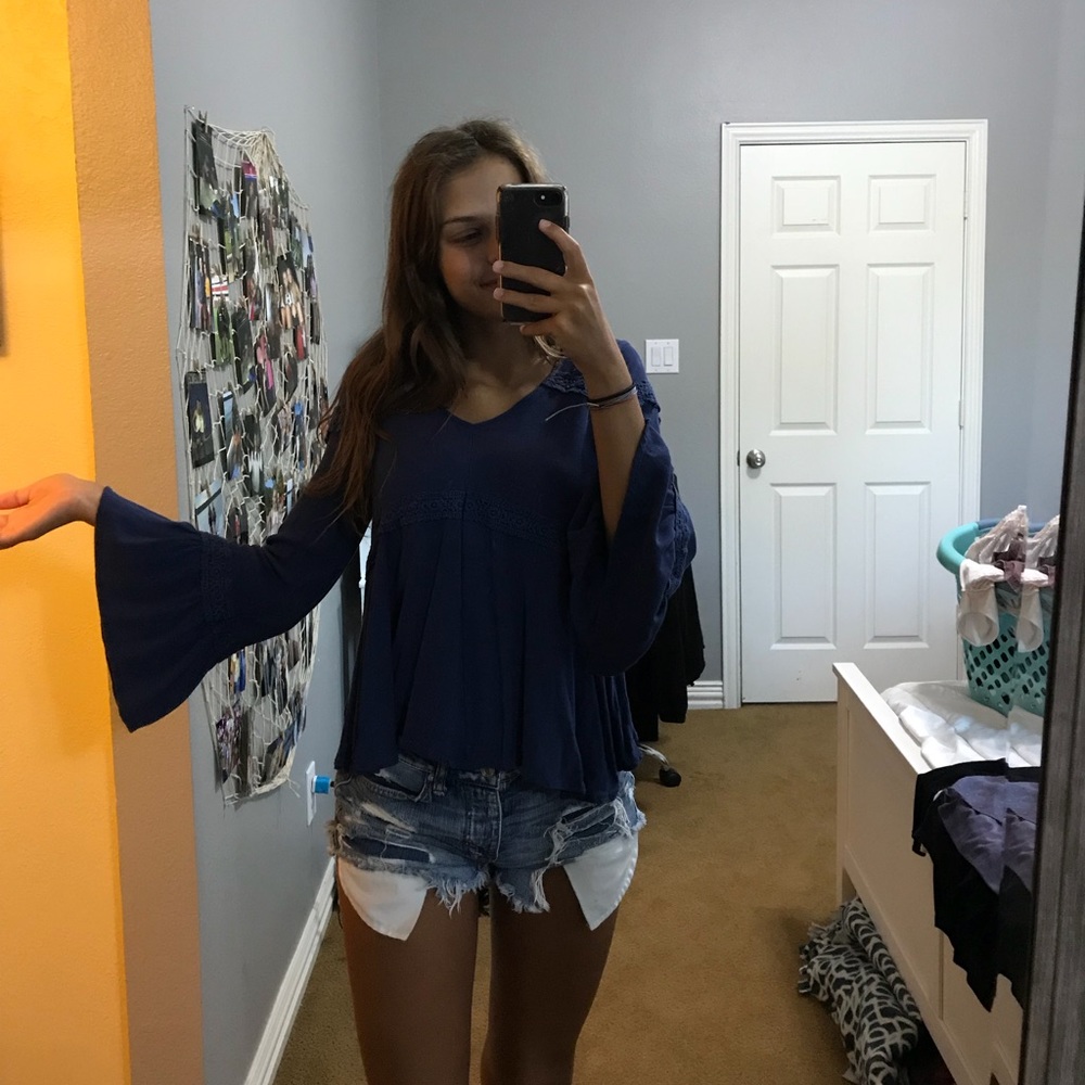 LACE DETAILED BLOUSE